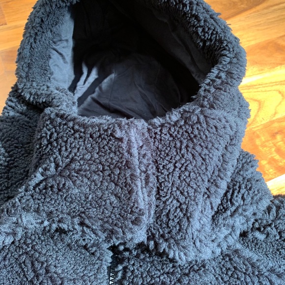 Alo Foxy Sherpa Jacket, New - Picture 6 of 11